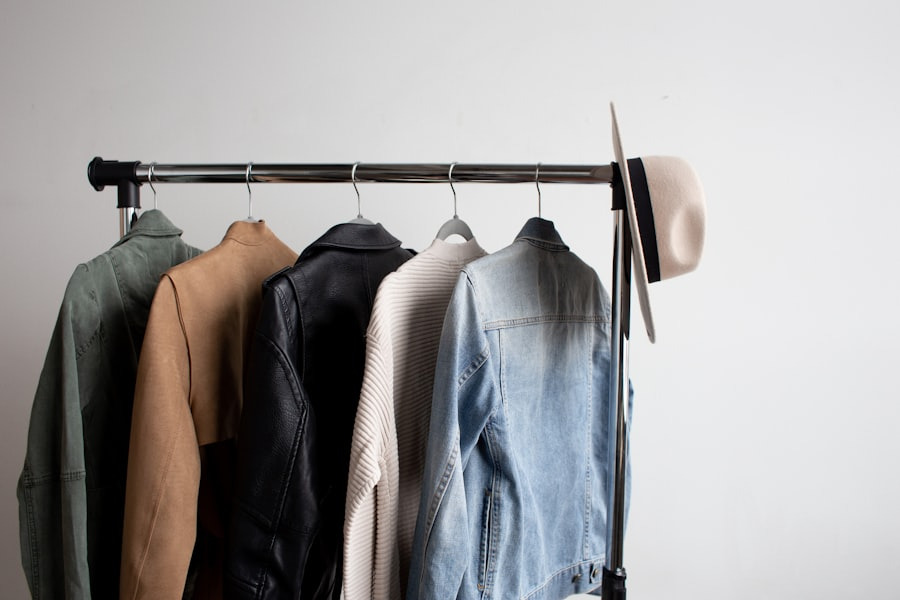Warehouse Crop, detail kelim bawah